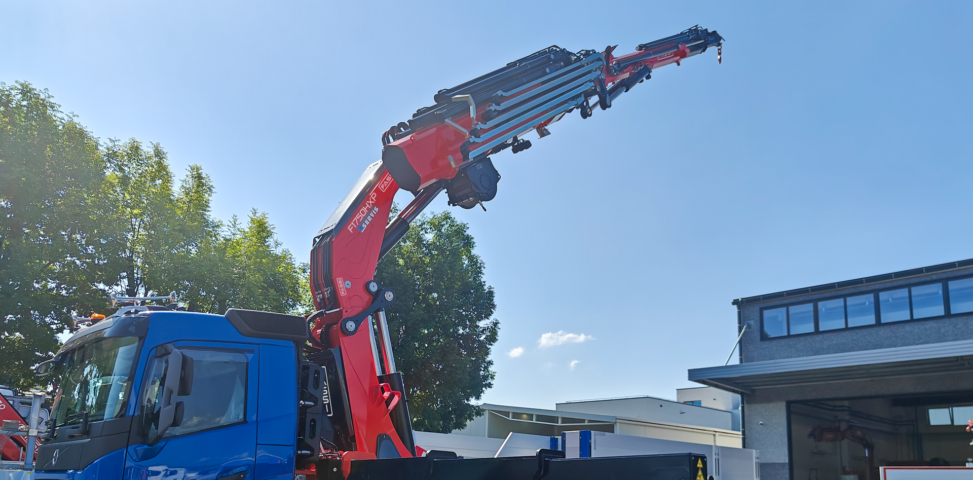 Fassi-truck-crane-F26A-active