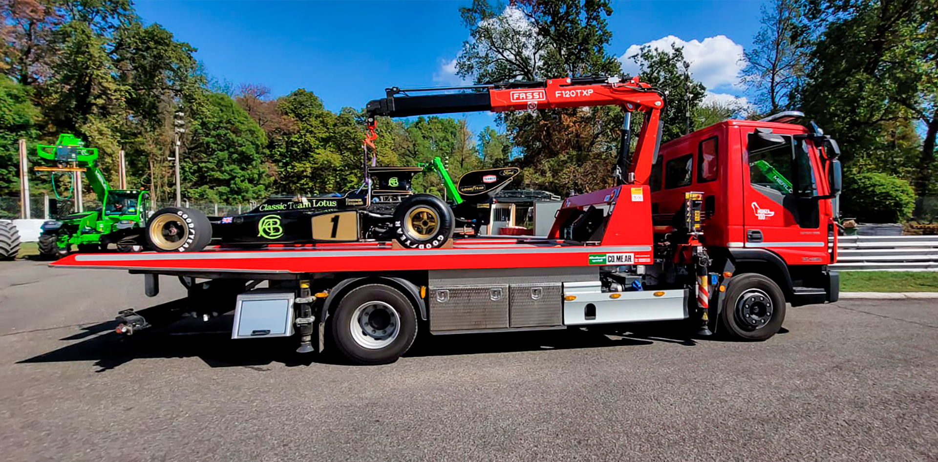 Fassi-truck-crane-F26A-active