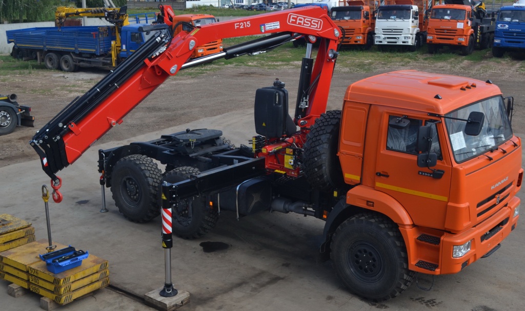 В город на реке Белой.