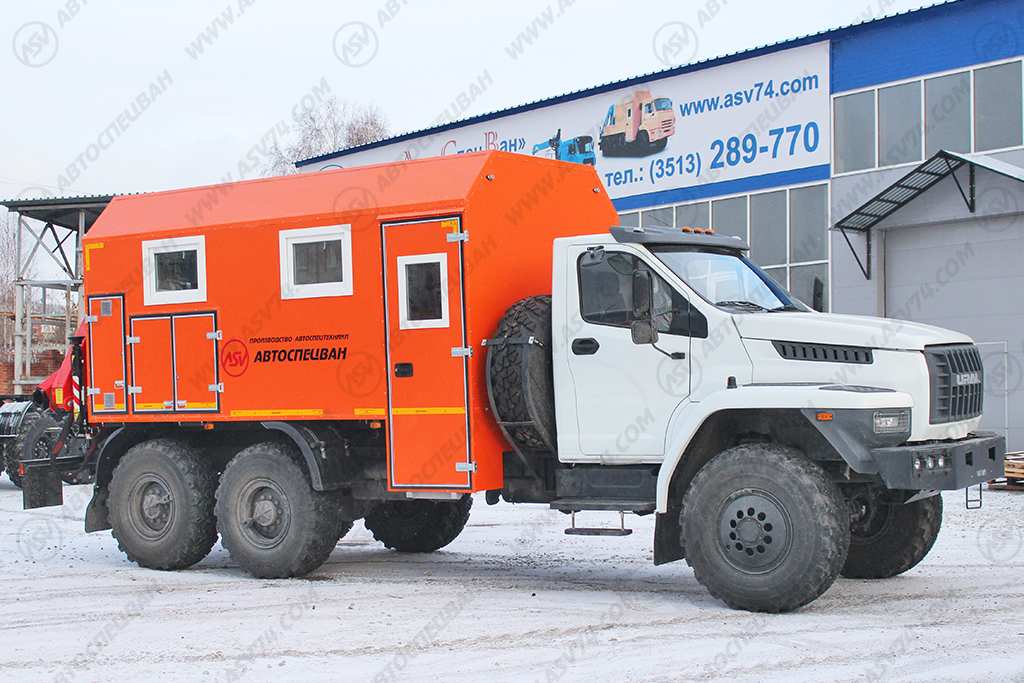 Мастерская c КМУ FASSI F95A.0.22 на полноприводном шасси Урал NEXT 4320-6952-72.