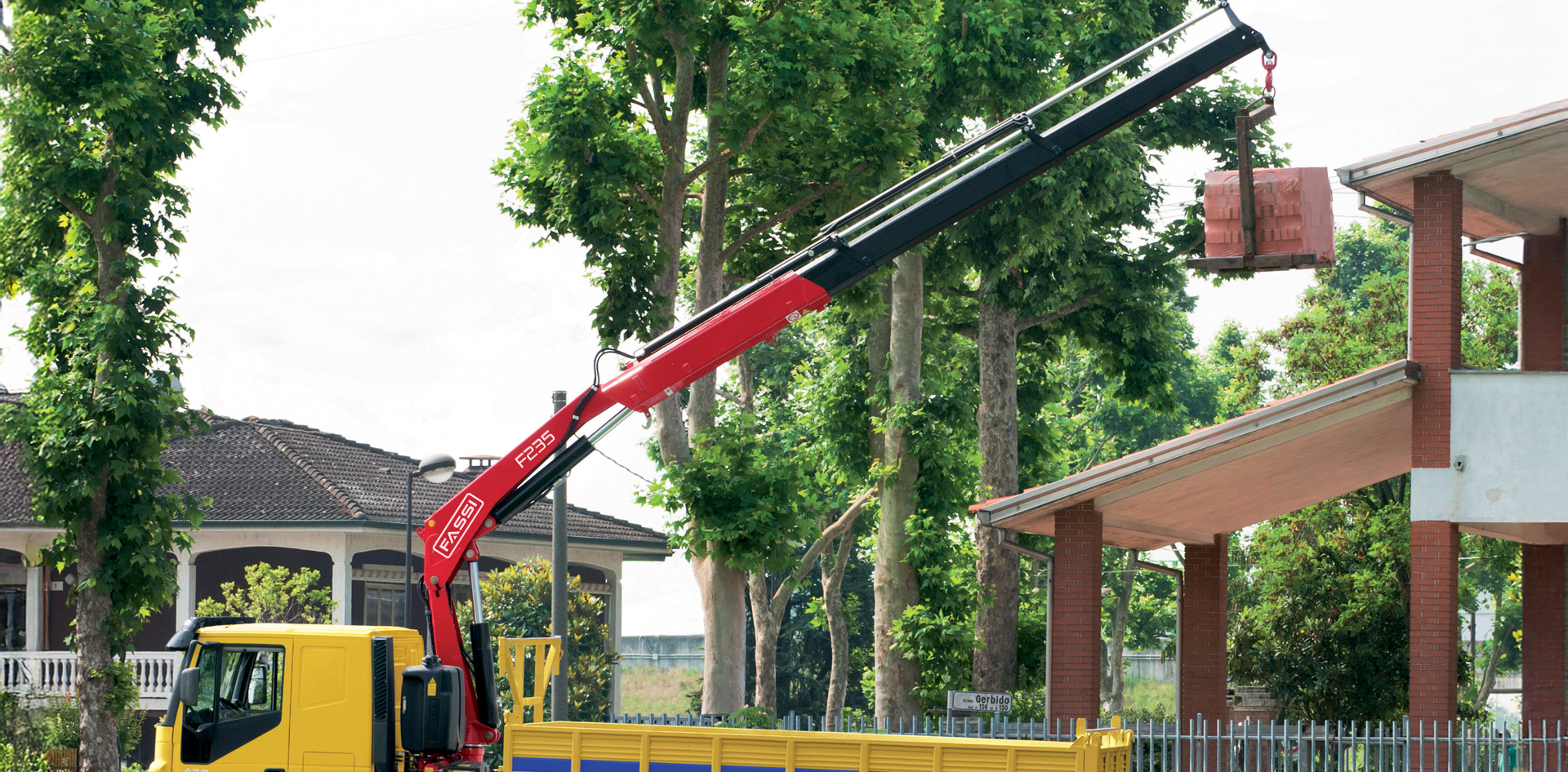 Fassi-truck-crane-F26A-active