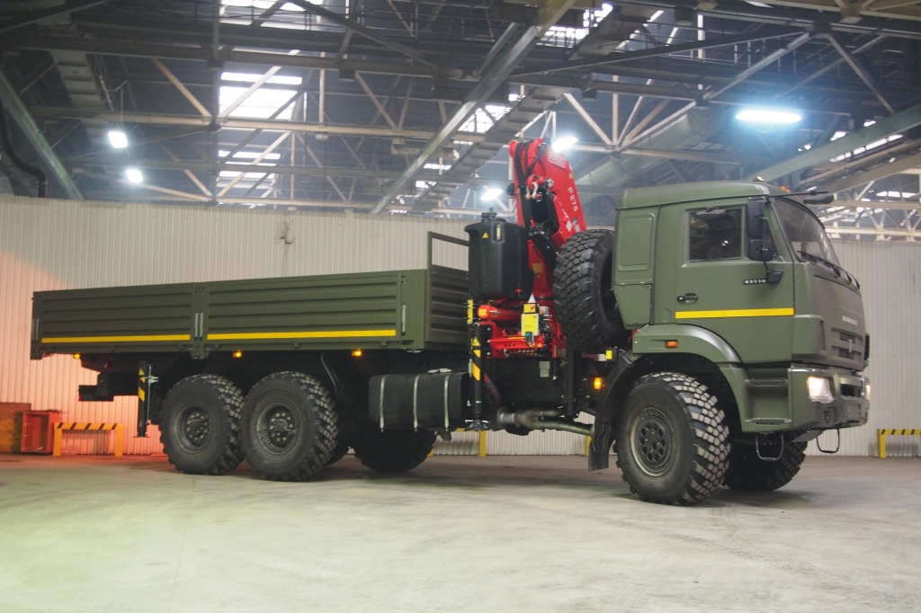 Бортовой контейнеровоз с КМУ FASSI F 275A.0.22 на шасси КАМАЗ 43118