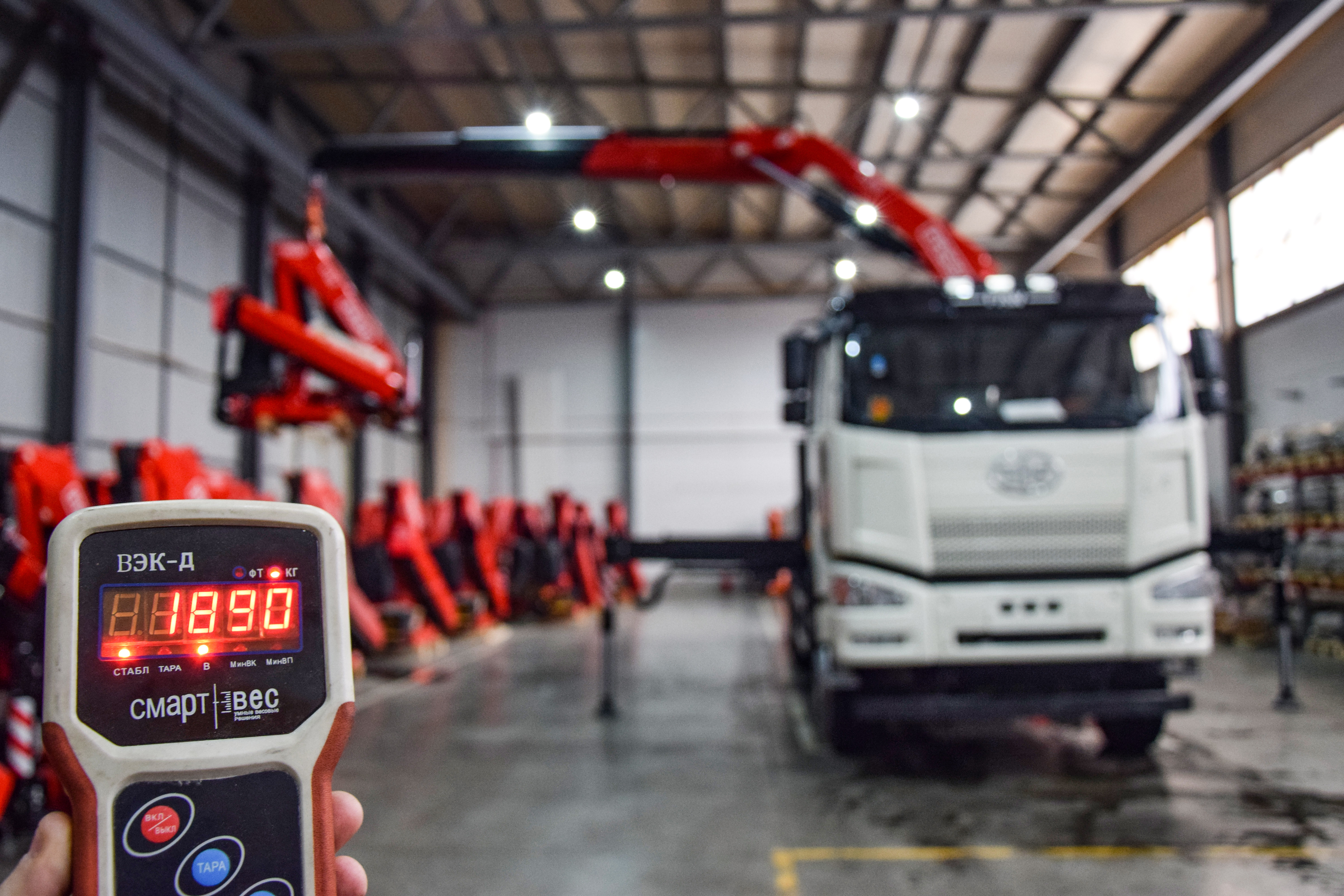 FAW J6 CA3250 с КМУ FASSI F215A.0.22