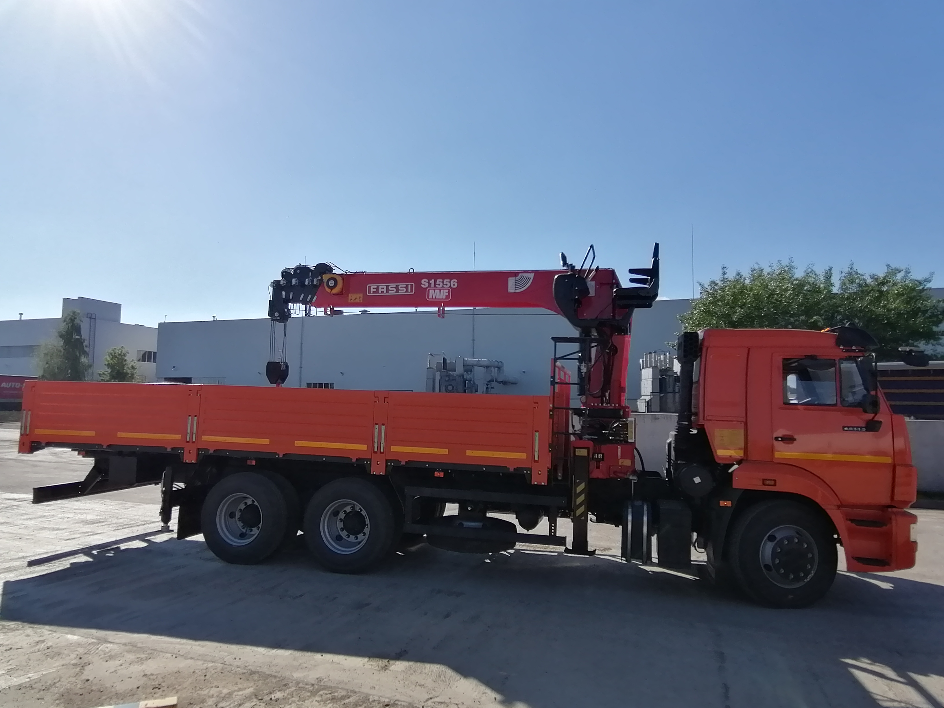 КАМАЗ 65115 с КМУ FASSI XR716