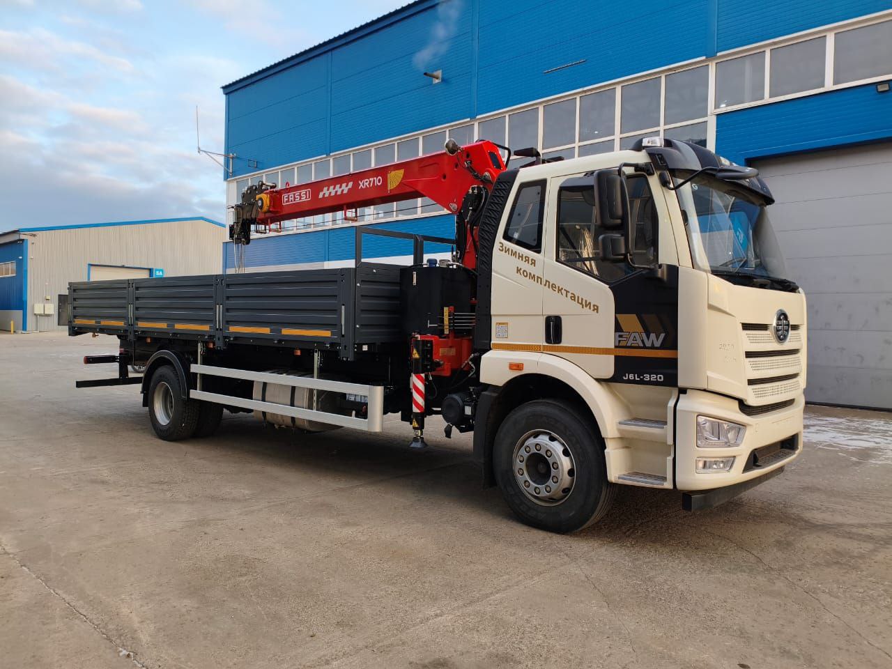 FAW 4x2 (18 т) с КМУ FASSI XR716